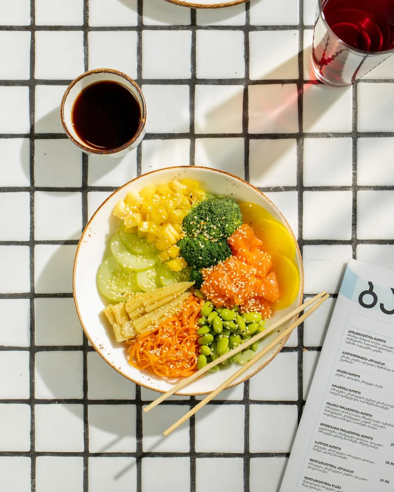 Poke bowl with salmon, edamame and broccoli at Bangkok Digomi