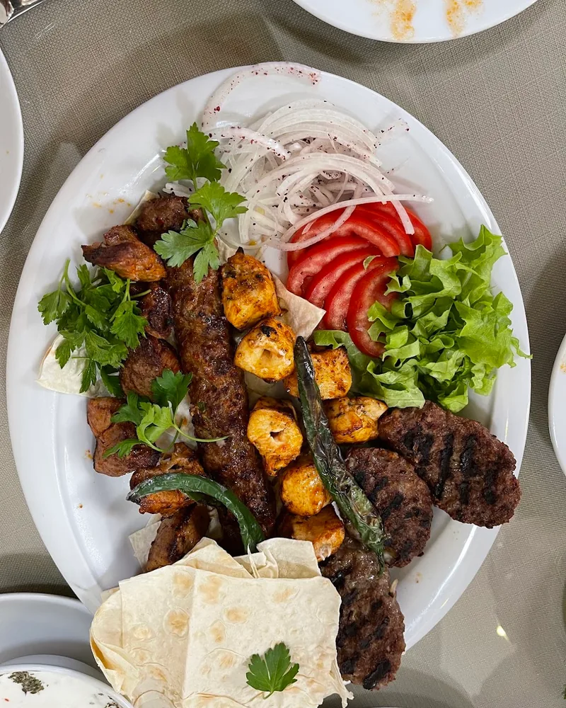 Mixed kebab platter with flatbread and salad at Sultan Sofrasi